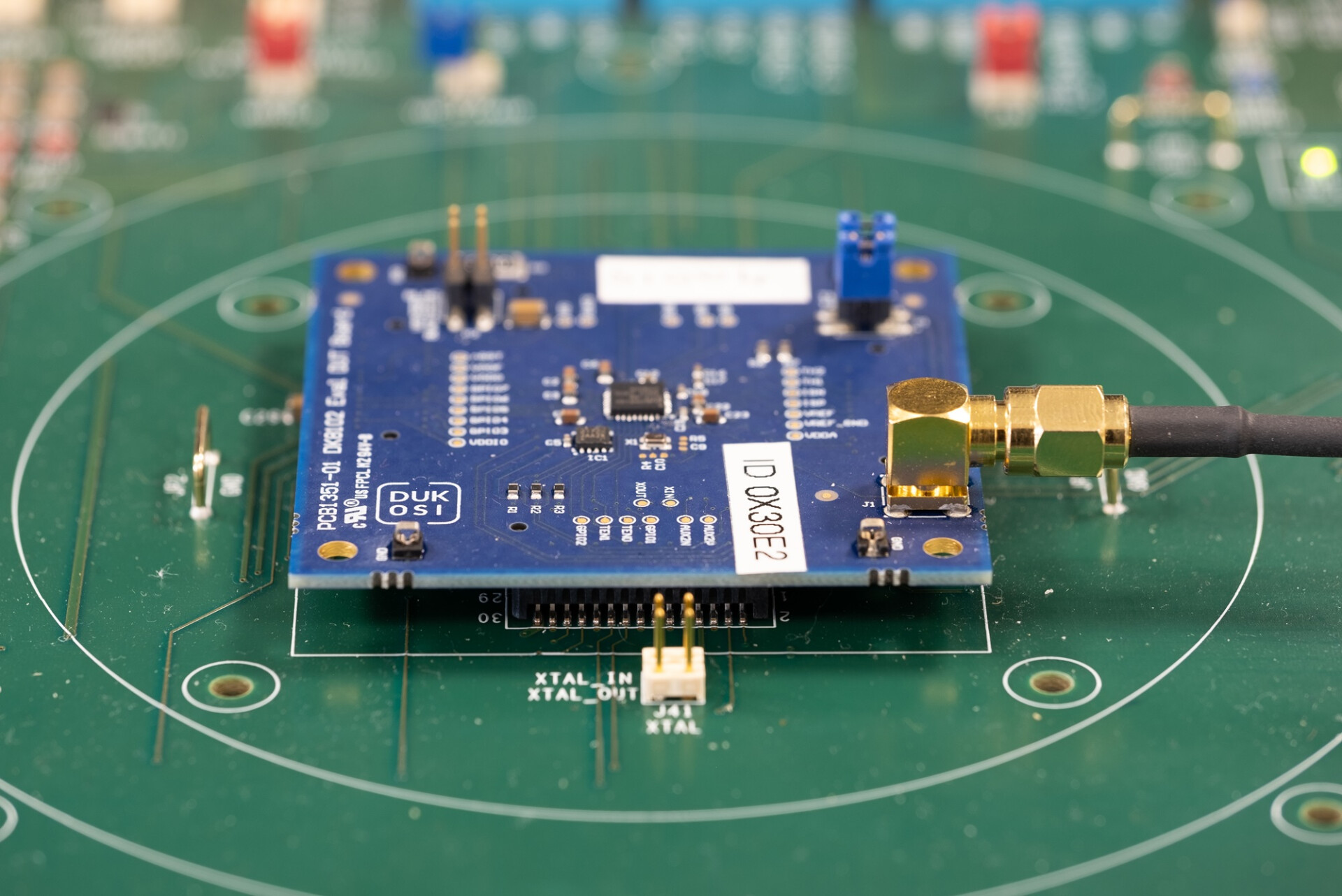 chip-on-cell-c-synq-lab